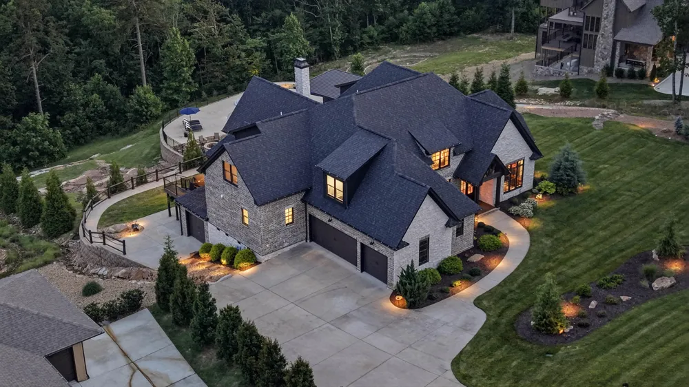 8008 Mountain Laurel Trail Signal Mountain, TN 37377
