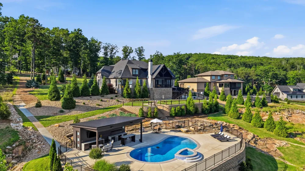 8008 Mountain Laurel Trail Signal Mountain, TN 37377