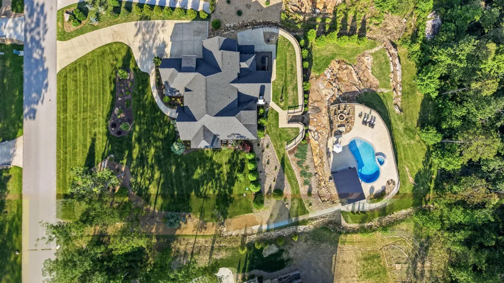 8008 Mountain Laurel Trail Signal Mountain, TN 37377