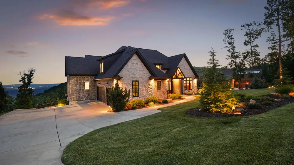8008 Mountain Laurel Trail Signal Mountain, TN 37377