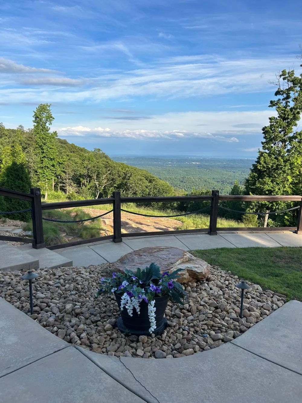 8008 Mountain Laurel Trail Signal Mountain, TN 37377