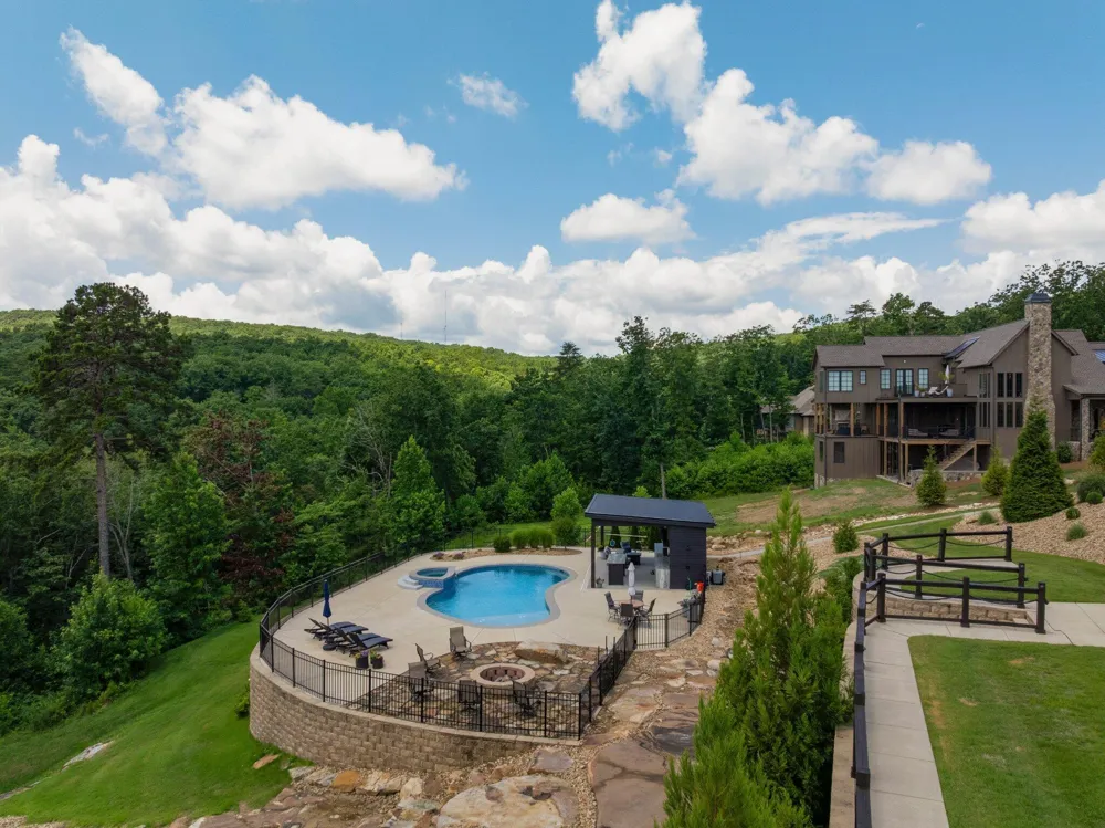 8008 Mountain Laurel Trail Signal Mountain, TN 37377