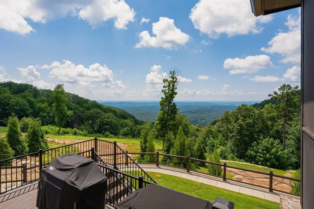 8008 Mountain Laurel Trail Signal Mountain, TN 37377