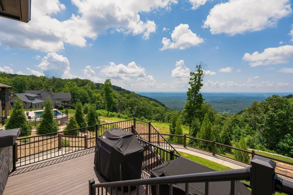 8008 Mountain Laurel Trail Signal Mountain, TN 37377