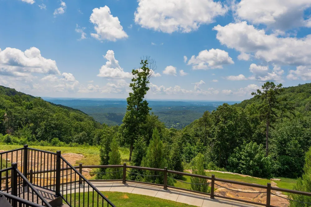 8008 Mountain Laurel Trail Signal Mountain, TN 37377