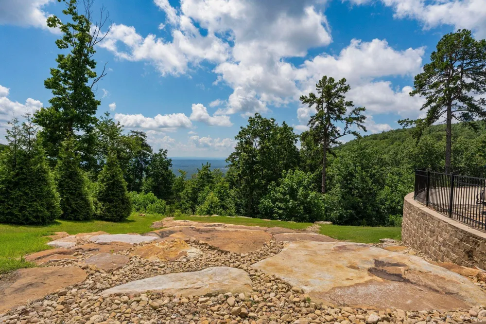 8008 Mountain Laurel Trail Signal Mountain, TN 37377