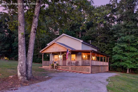 163 Thompson Road