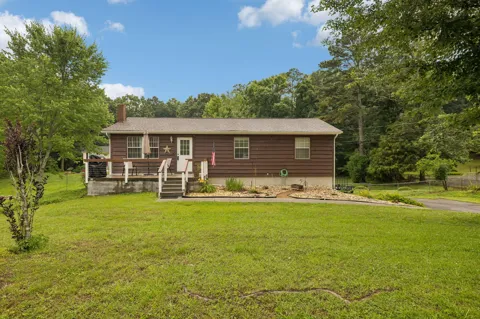 370 Homestead Circle NE