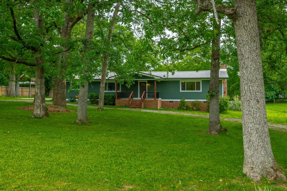 9011 Pleasant Lane Ooltewah, TN 37363