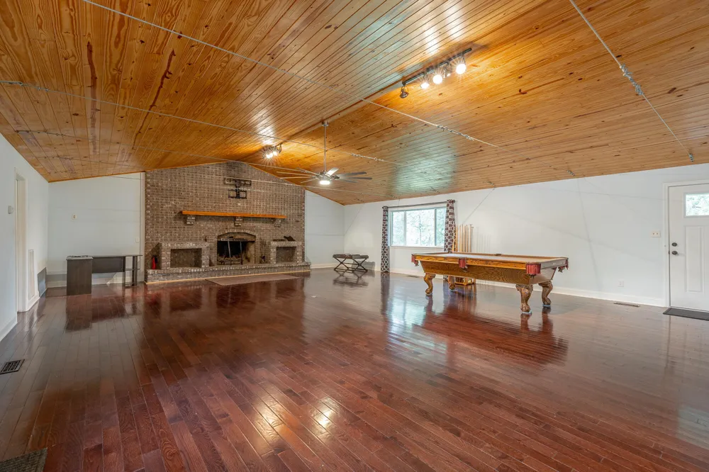 9011 Pleasant Lane Ooltewah, TN 37363
