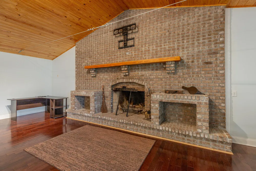 9011 Pleasant Lane Ooltewah, TN 37363