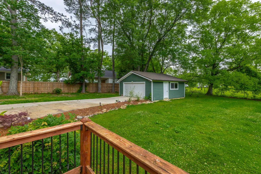 9011 Pleasant Lane Ooltewah, TN 37363