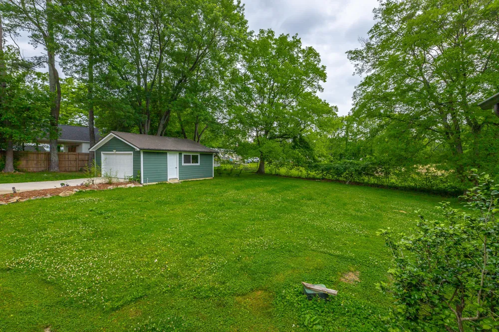 9011 Pleasant Lane Ooltewah, TN 37363