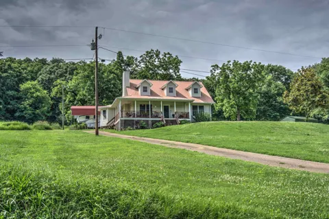 3905 Creek Road