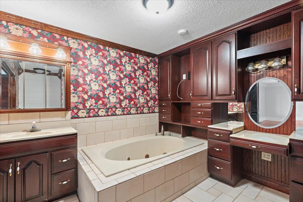 105 County Road 206 Bridgeport, AL 35740