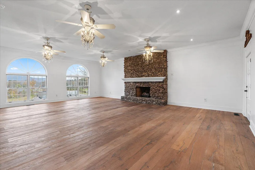 105 County Road 206 Bridgeport, AL 35740