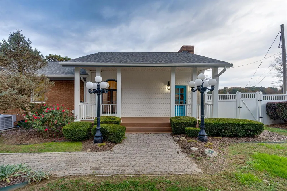 105 County Road 206 Bridgeport, AL 35740