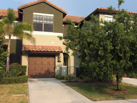 755 Ventura Drive