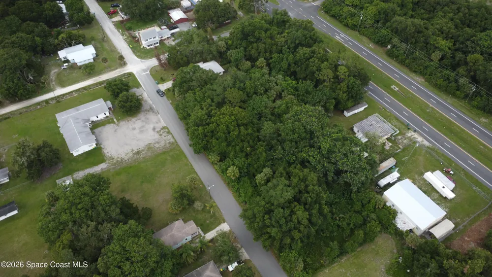 Travis Street Mims, FL 32754