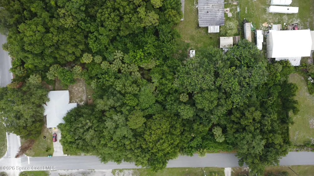 Travis Street Mims, FL 32754