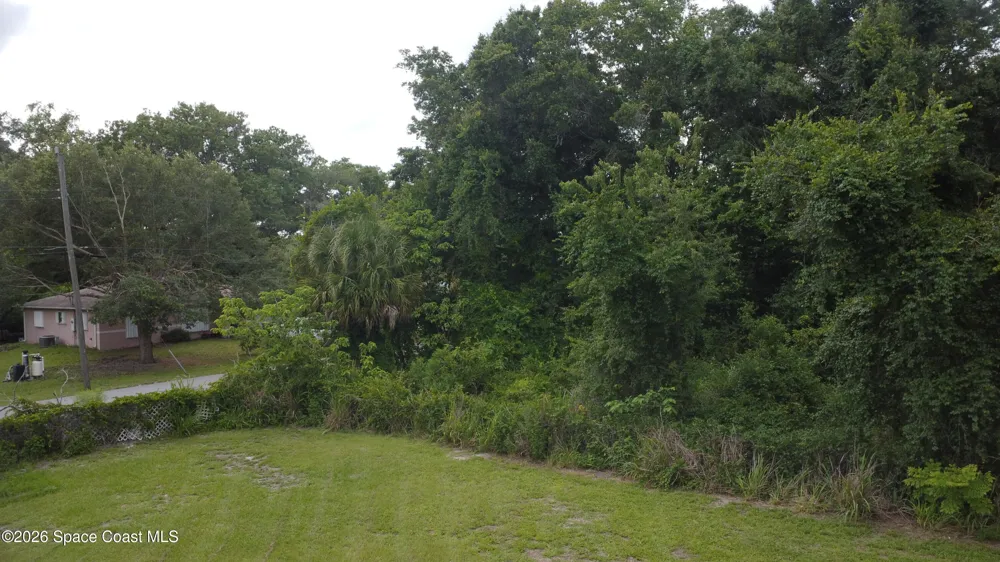 Travis Street Mims, FL 32754