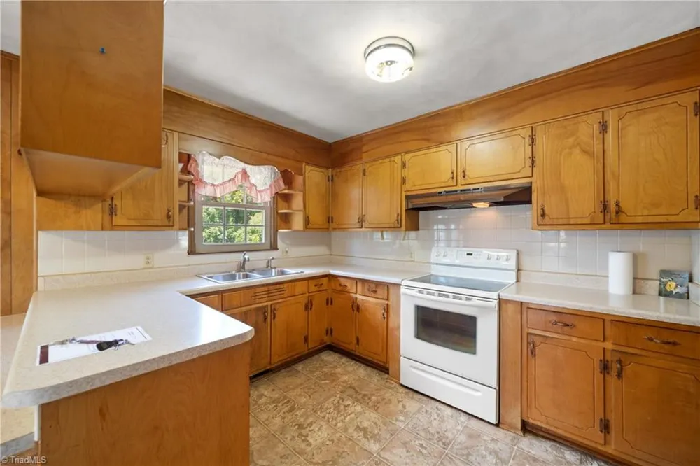 3211 NC Highway 8 S Walnut Cove, NC 27052