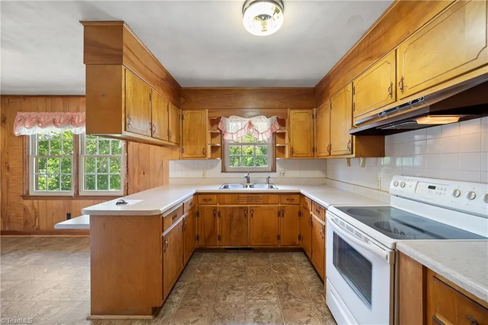 3211 NC Highway 8 S Walnut Cove, NC 27052