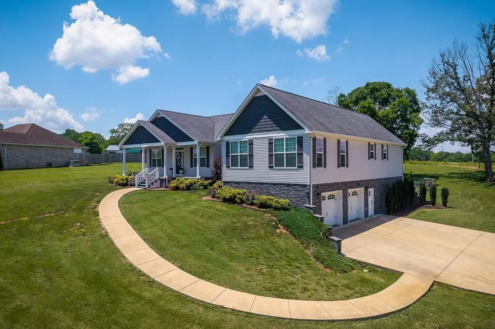 18 Faith Rae Blvd Morrison, TN 37357