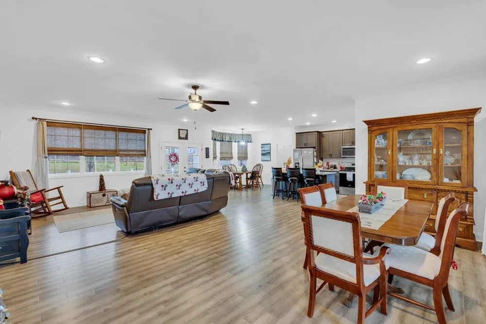 18 Faith Rae Blvd Morrison, TN 37357