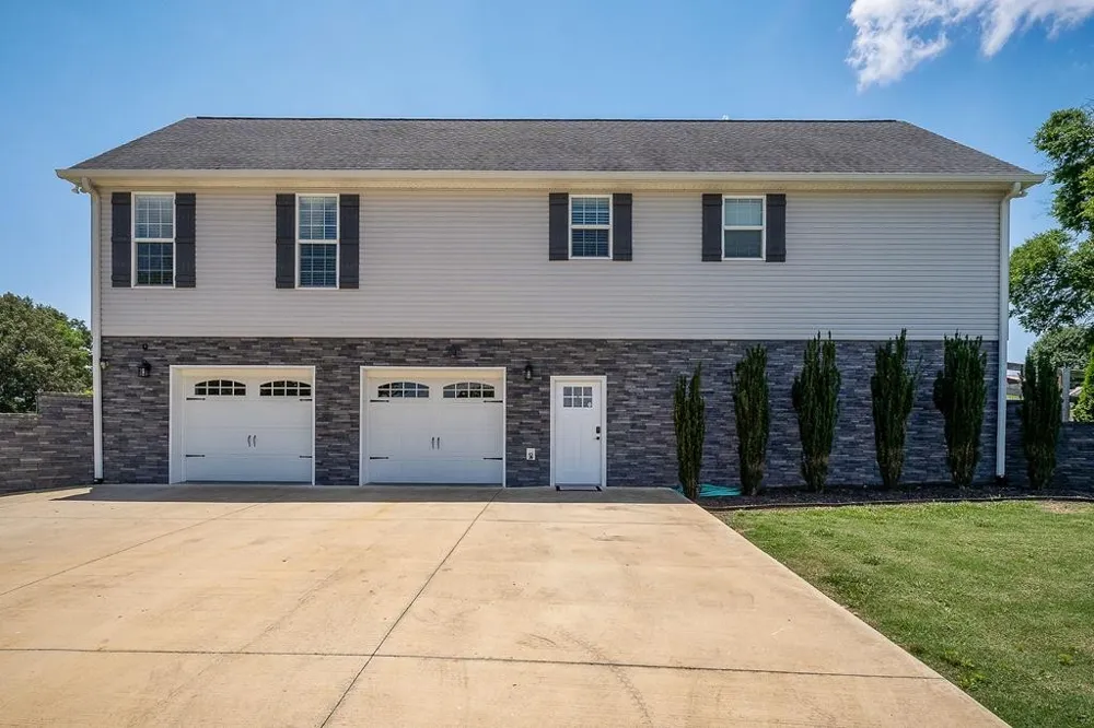18 Faith Rae Blvd Morrison, TN 37357