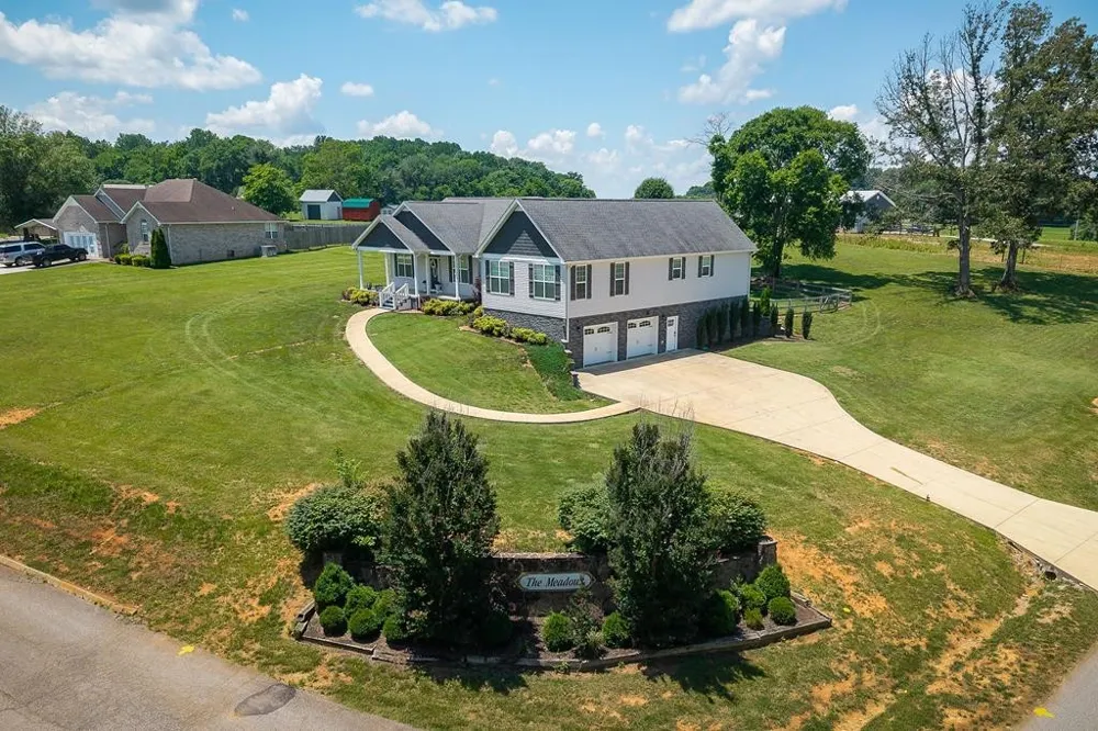 18 Faith Rae Blvd Morrison, TN 37357