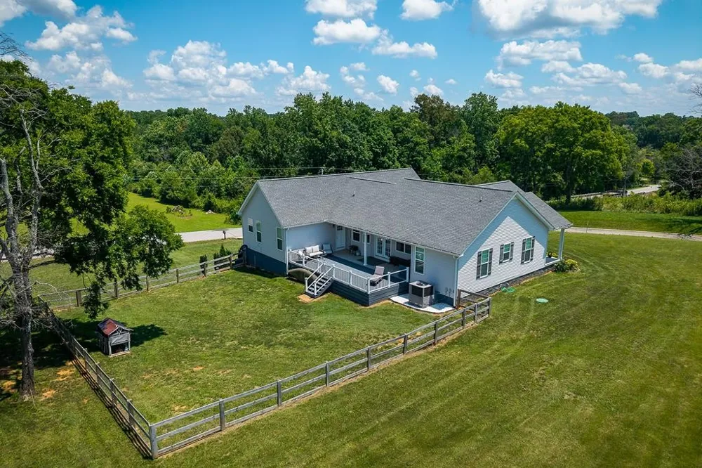 18 Faith Rae Blvd Morrison, TN 37357