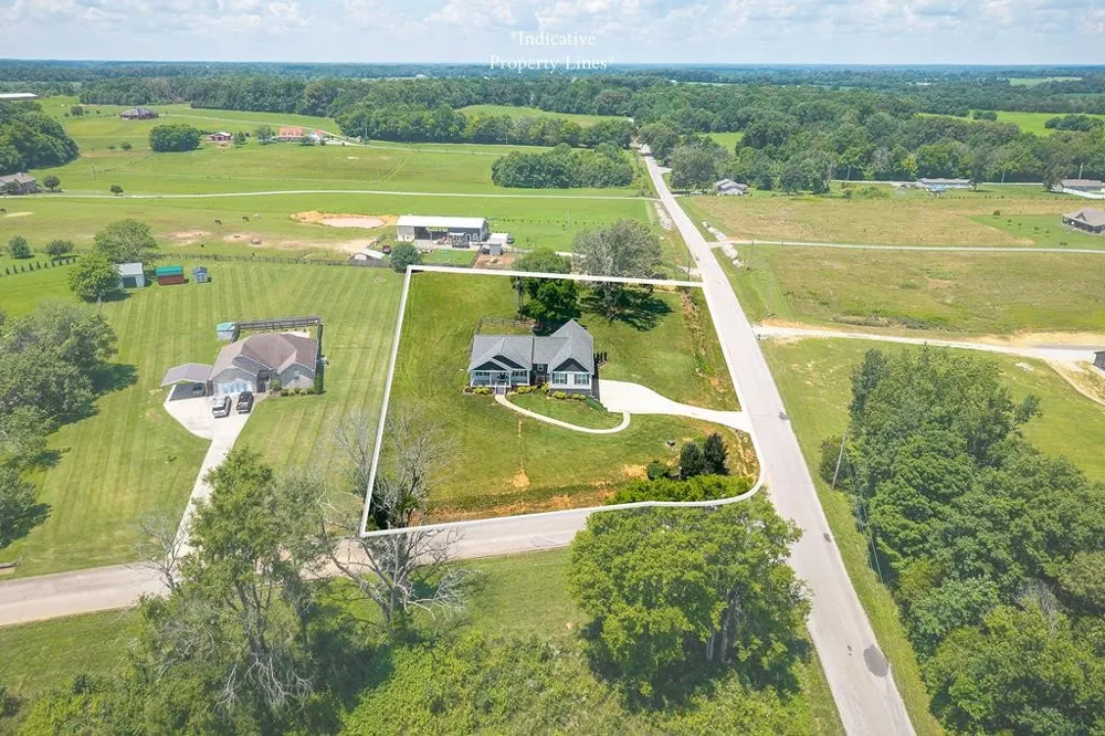 18 Faith Rae Blvd Morrison, TN 37357