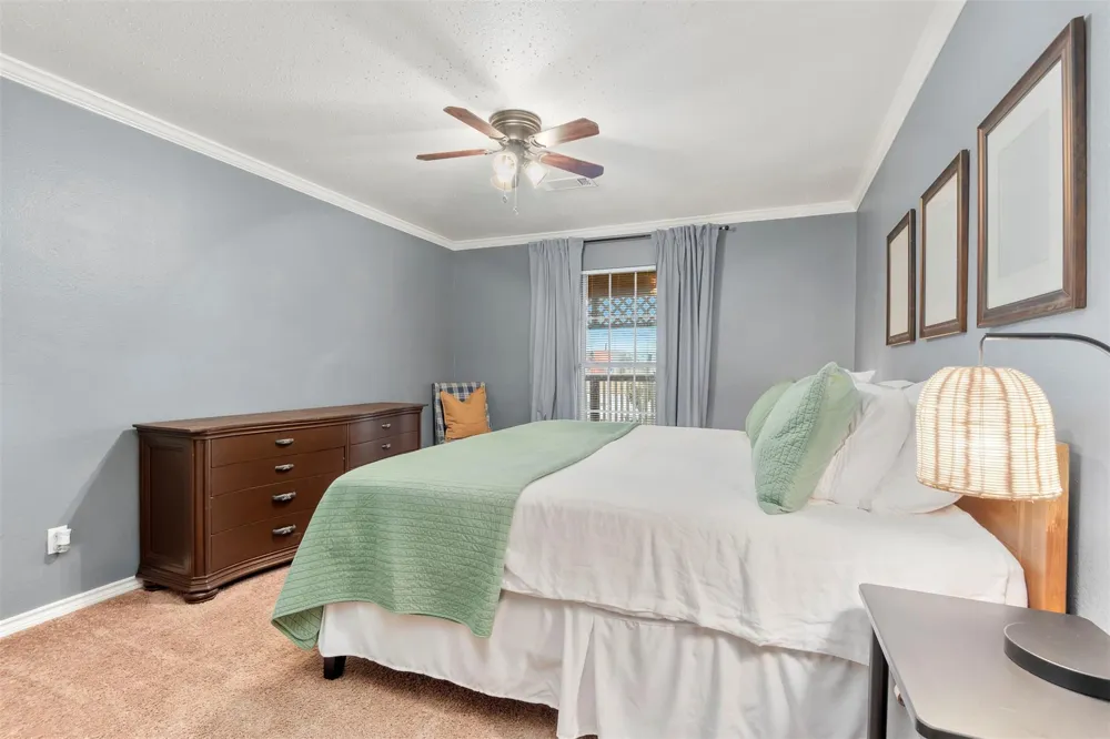 114 Grand Avenue Bacliff, TX 77518