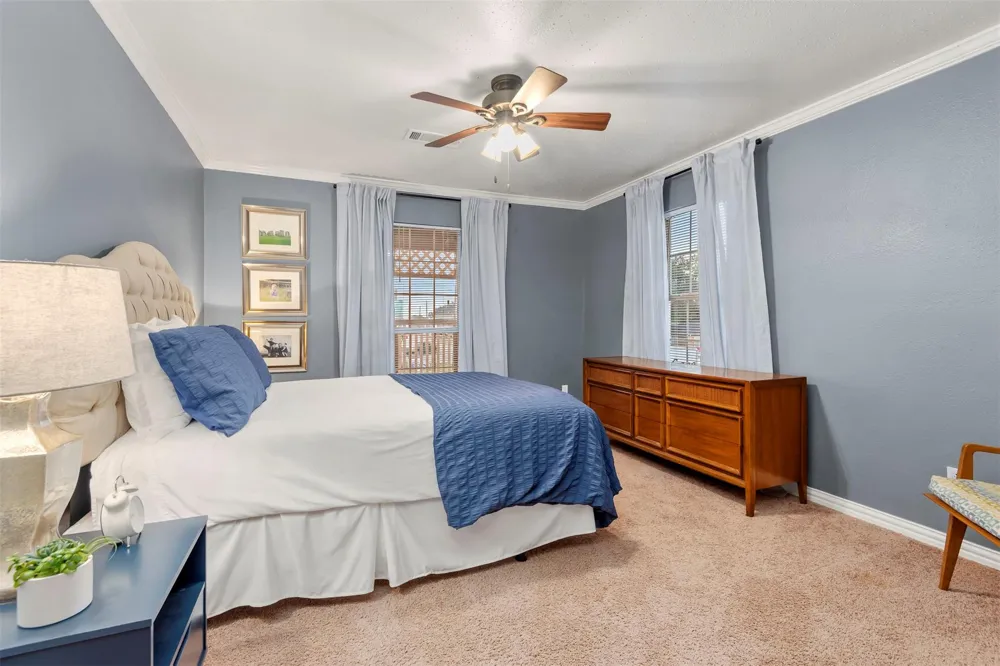 114 Grand Avenue Bacliff, TX 77518