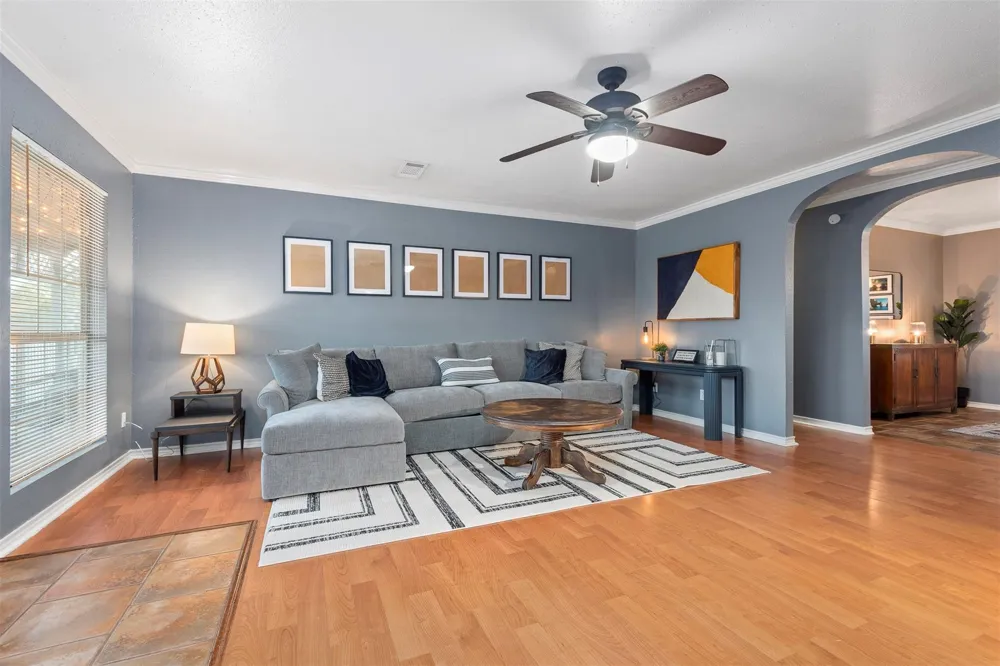 114 Grand Avenue Bacliff, TX 77518