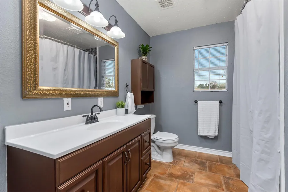 114 Grand Avenue Bacliff, TX 77518