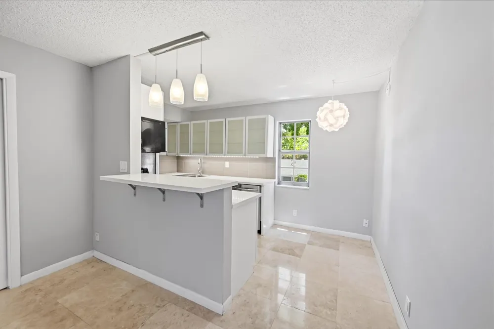 905 NE 28th Street #206 Wilton Manors, FL 33334