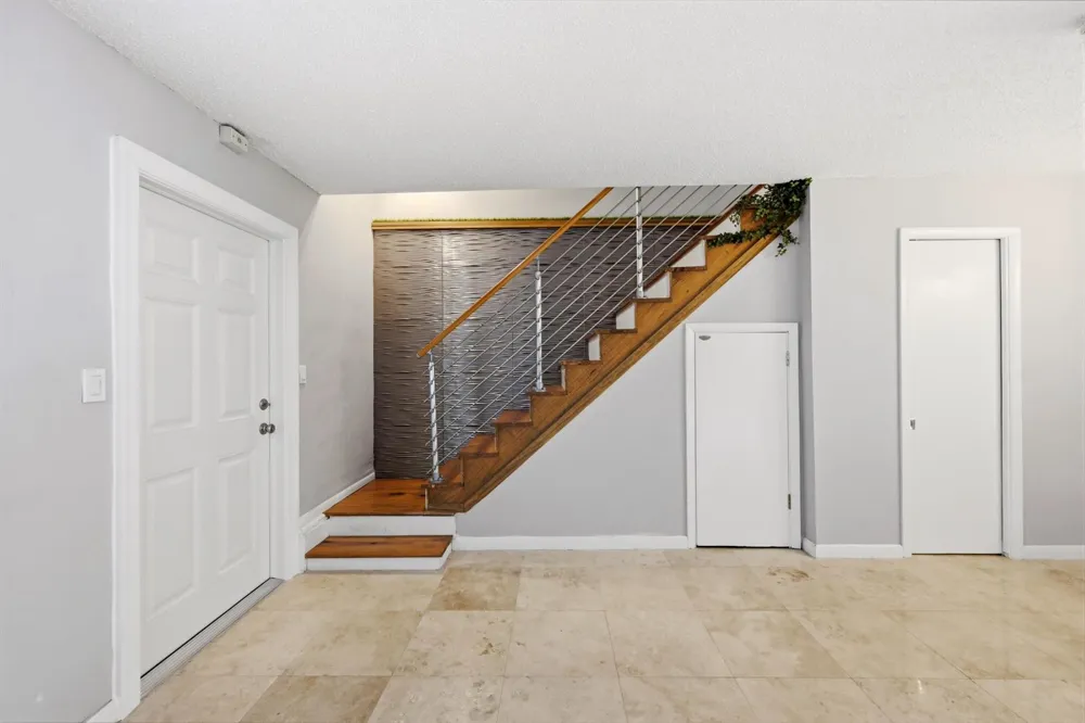 905 NE 28th Street #206 Wilton Manors, FL 33334
