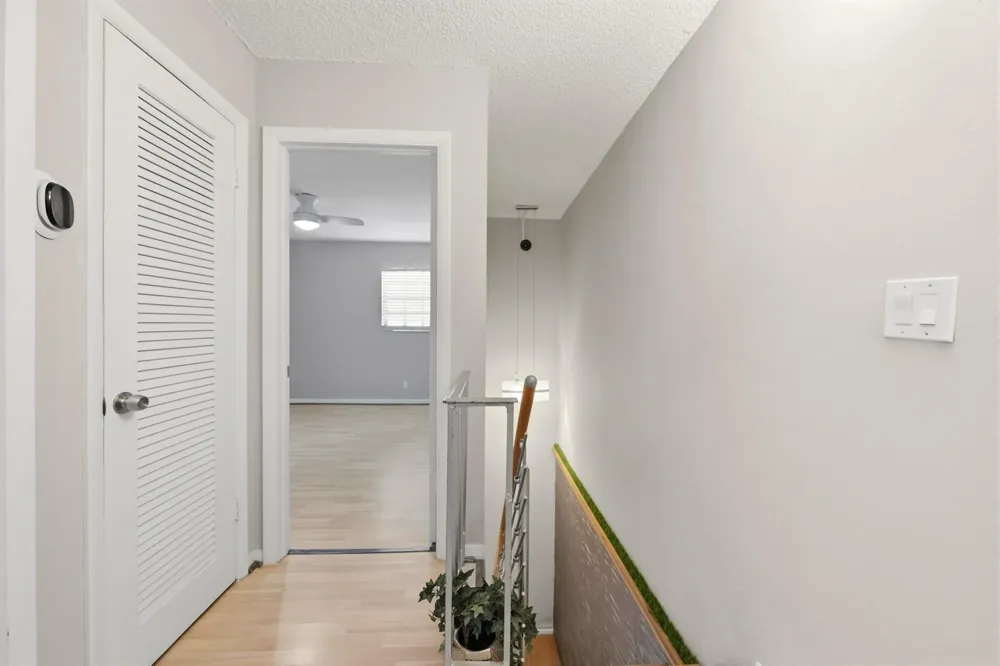 905 NE 28th Street #206 Wilton Manors, FL 33334