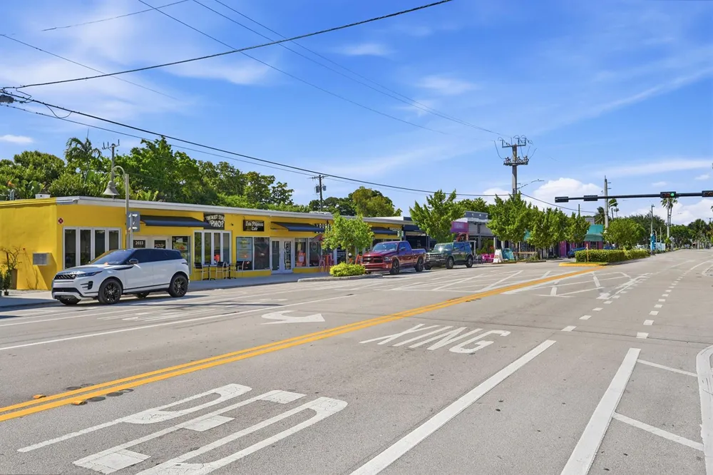 905 NE 28th Street #206 Wilton Manors, FL 33334