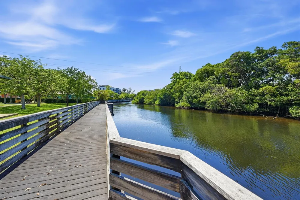 905 NE 28th Street #206 Wilton Manors, FL 33334
