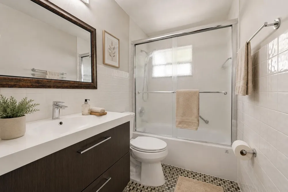 905 NE 28th Street #206 Wilton Manors, FL 33334
