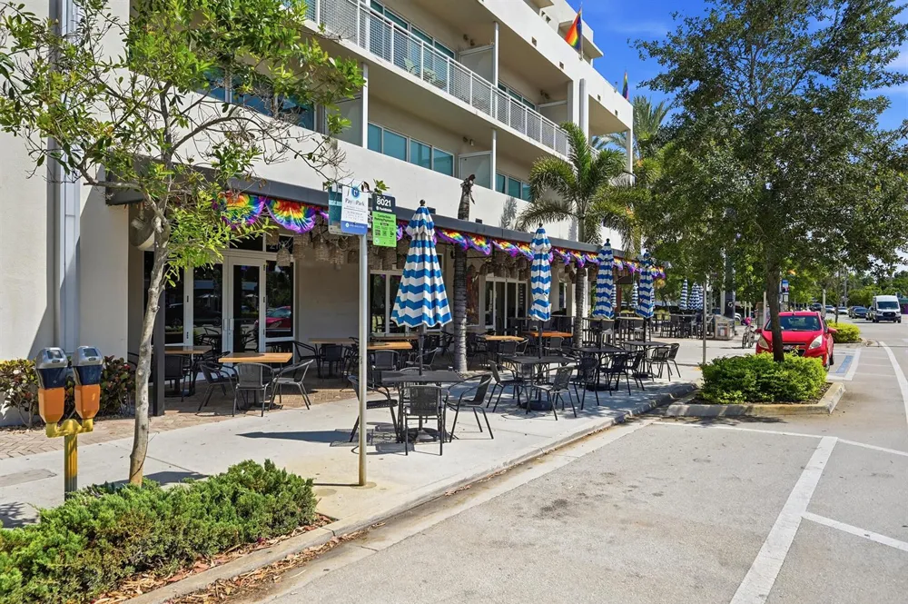 905 NE 28th Street #206 Wilton Manors, FL 33334