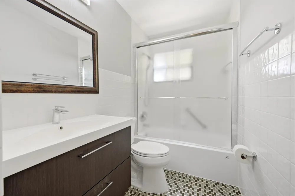 905 NE 28th Street #206 Wilton Manors, FL 33334