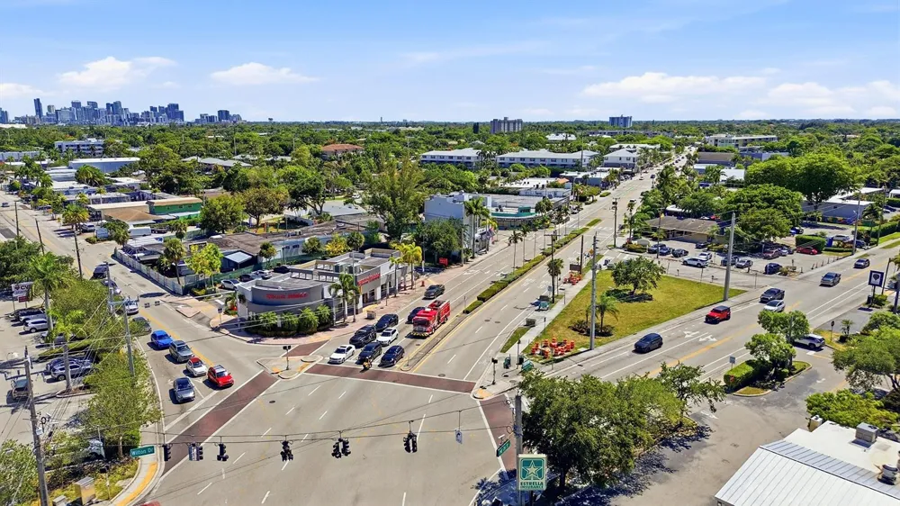 905 NE 28th Street #206 Wilton Manors, FL 33334