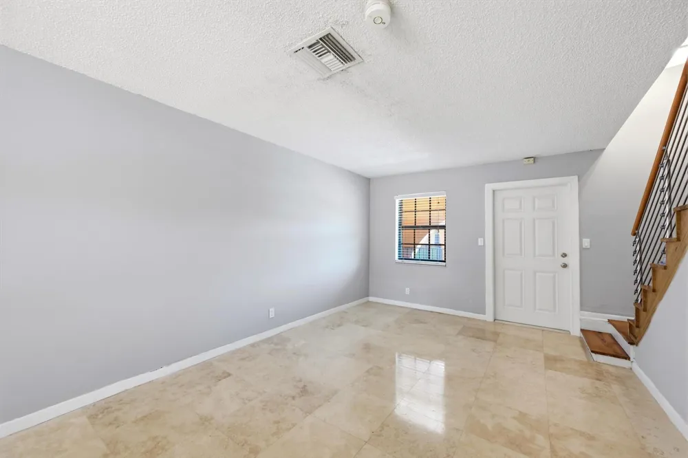 905 NE 28th Street #206 Wilton Manors, FL 33334
