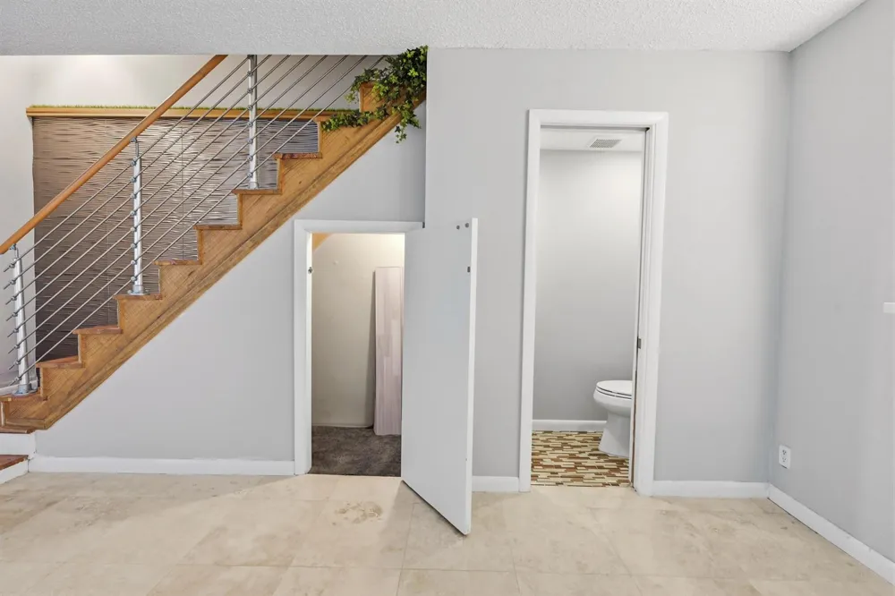 905 NE 28th Street #206 Wilton Manors, FL 33334