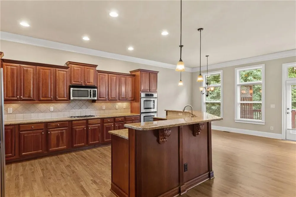 10421 Park Walk Point Johns Creek, GA 30022