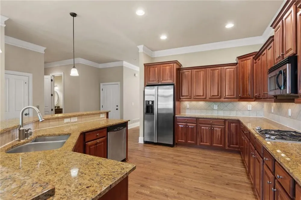 10421 Park Walk Point Johns Creek, GA 30022